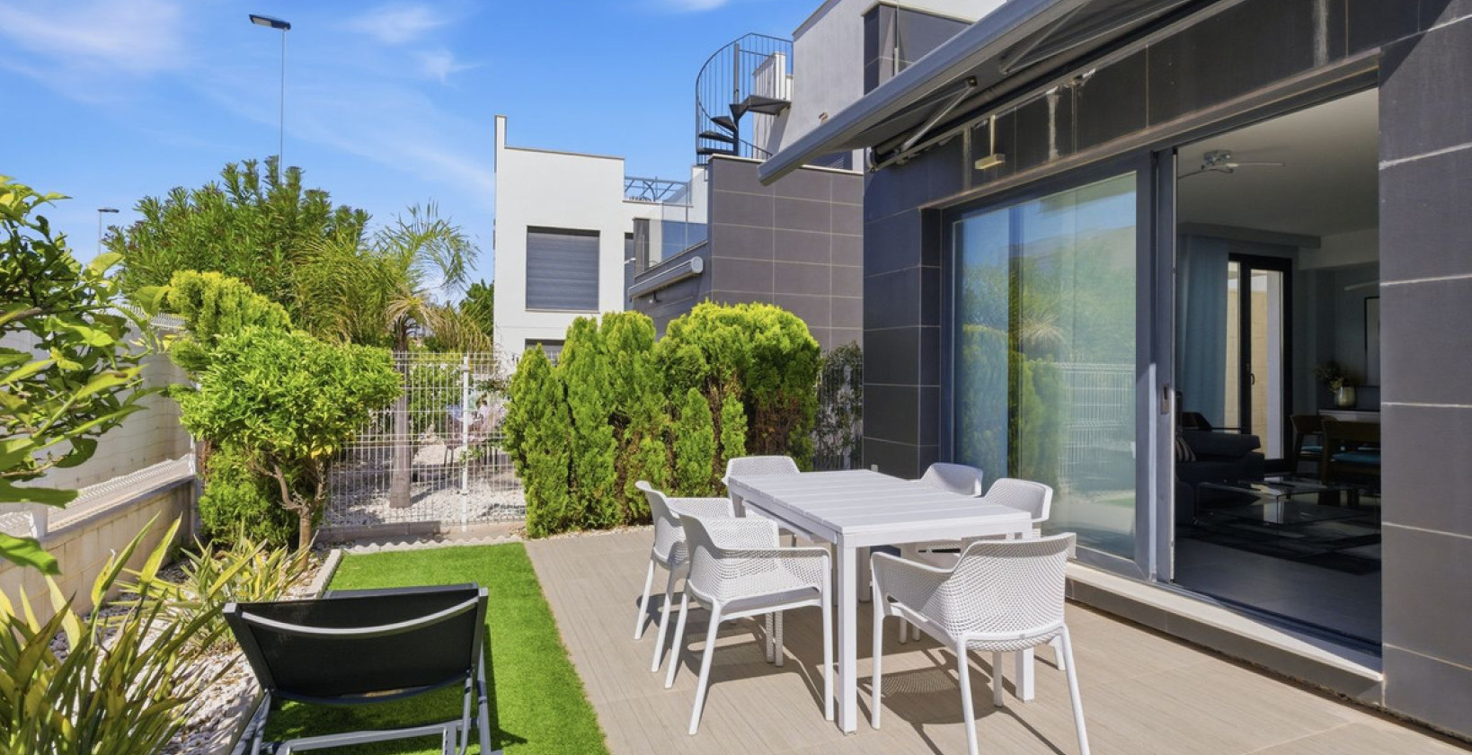 Resale - Villa - Orihuela Costa - Punta Prima