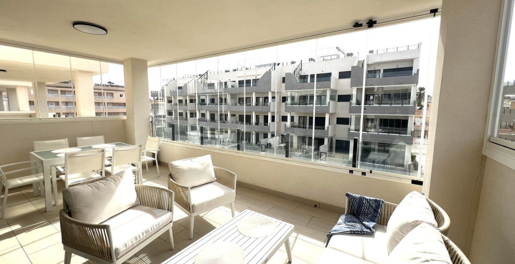 Återförsäljning - Lägenhet / lägenhet - Orihuela Costa - Villamartin