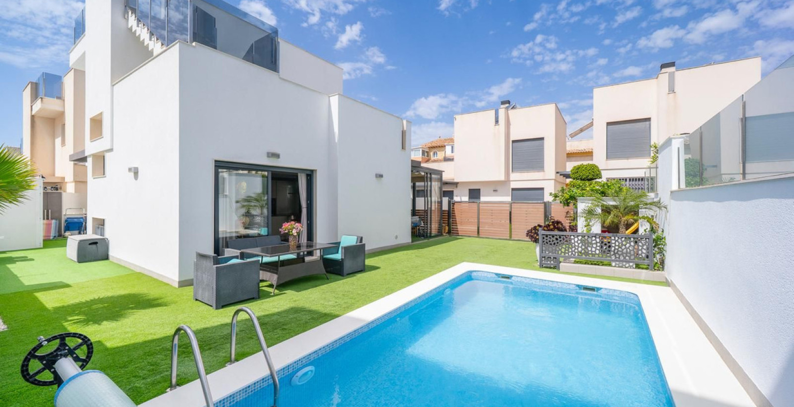 Resale - Villa - Torrevieja - Torrevieja Centro