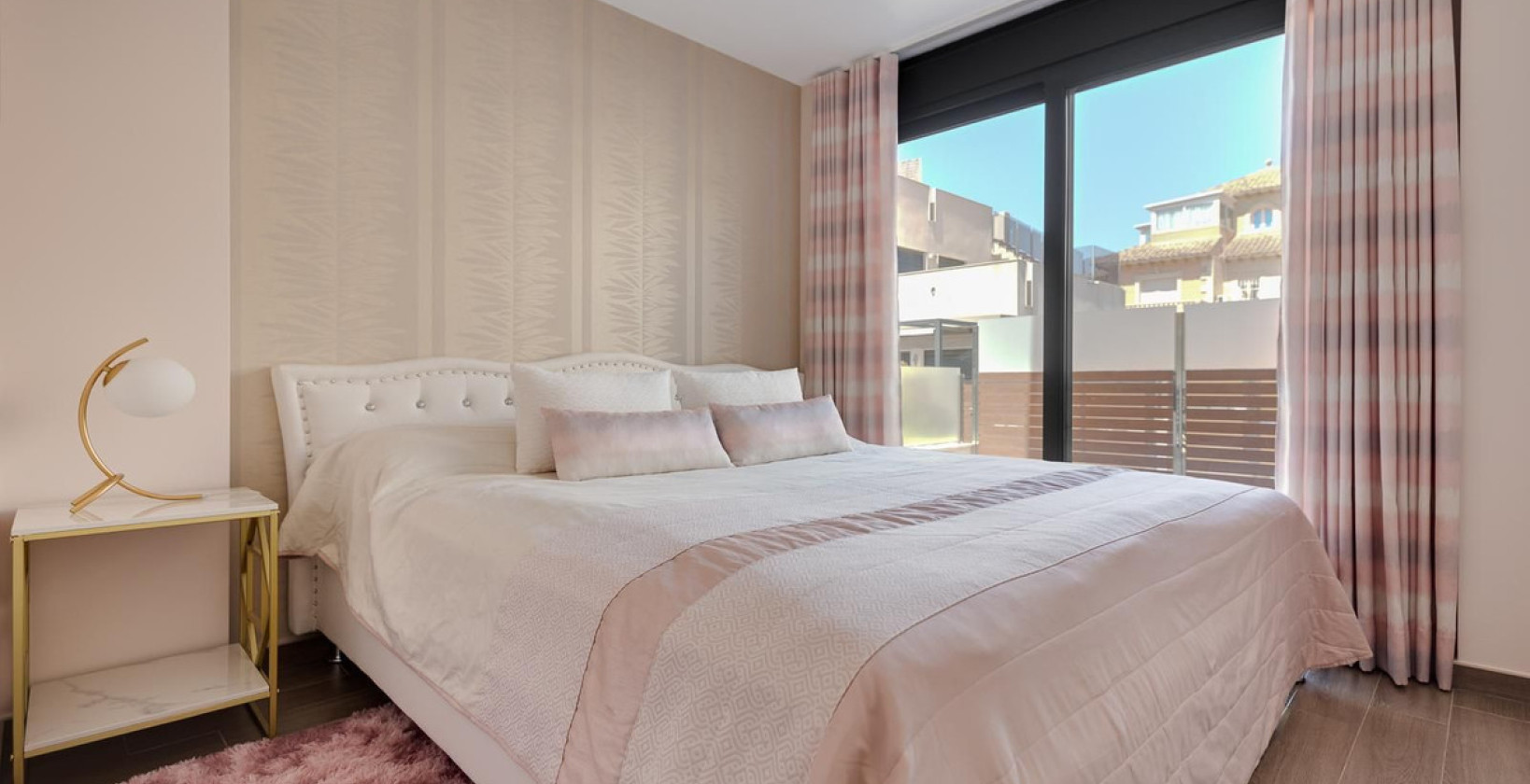 Resale - Villa - Torrevieja - Torrevieja Centro