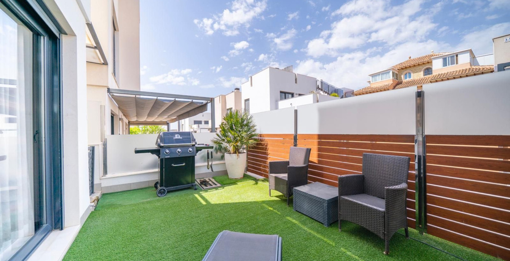 Resale - Villa - Torrevieja - Torrevieja Centro