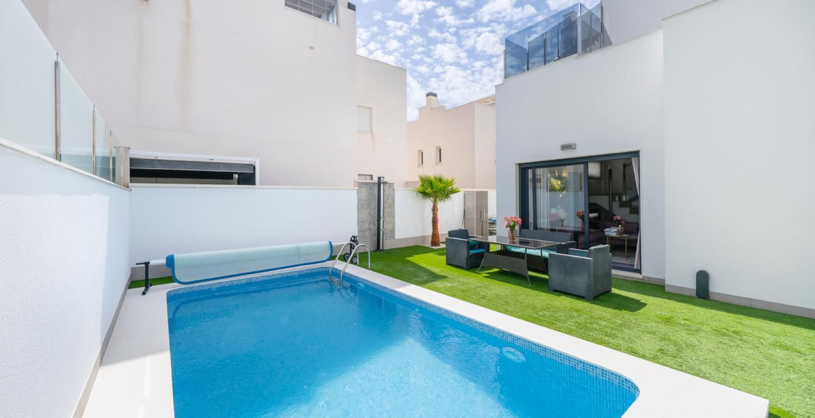 Resale - Villa - Torrevieja - Torrevieja Centro
