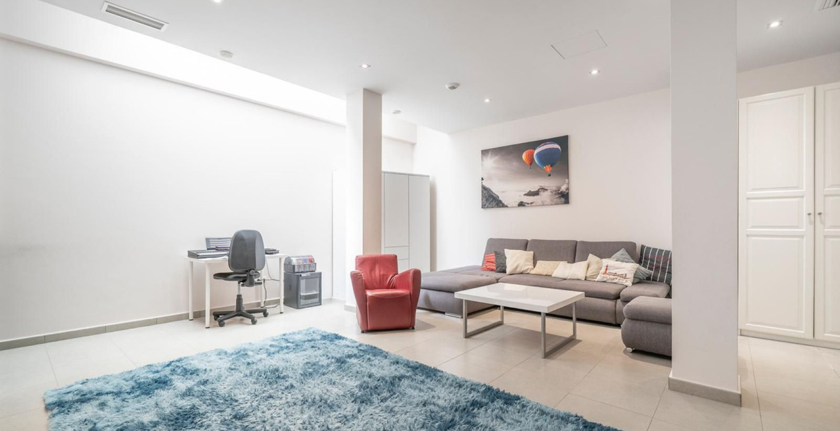 Resale - Villa - Torrevieja - Torrevieja Centro