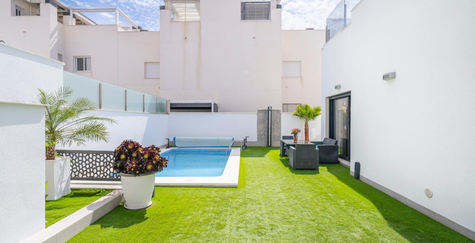 Resale - Villa - Torrevieja - Torrevieja Centro