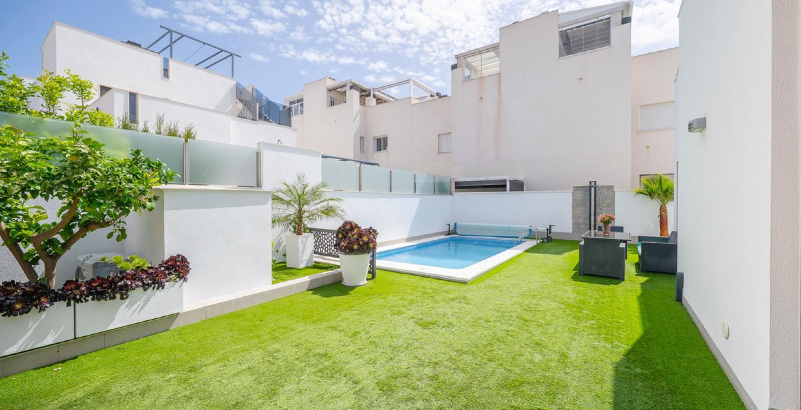 Resale - Villa - Torrevieja - Torrevieja Centro
