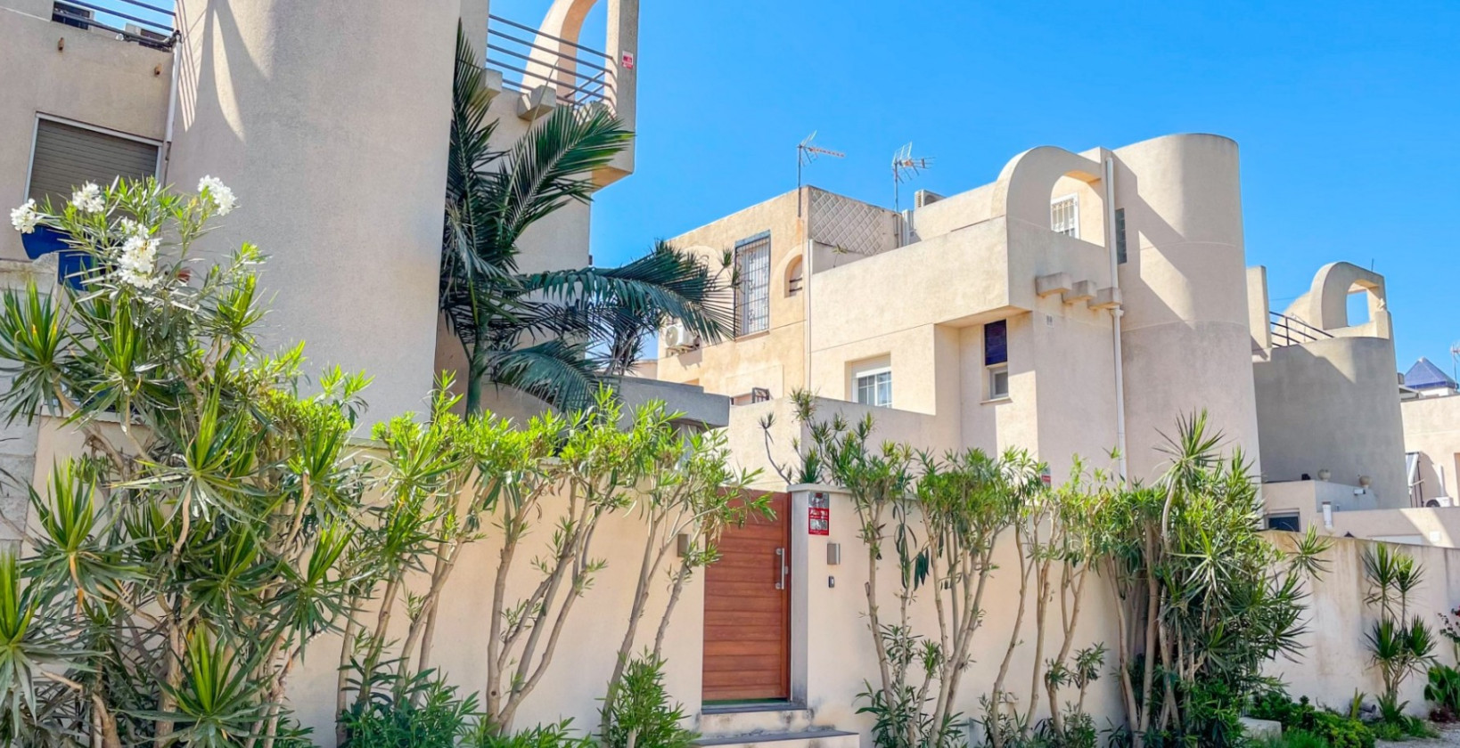 Resale - Townhouse - Torrevieja - La Siesta - El Salado -  Torreta