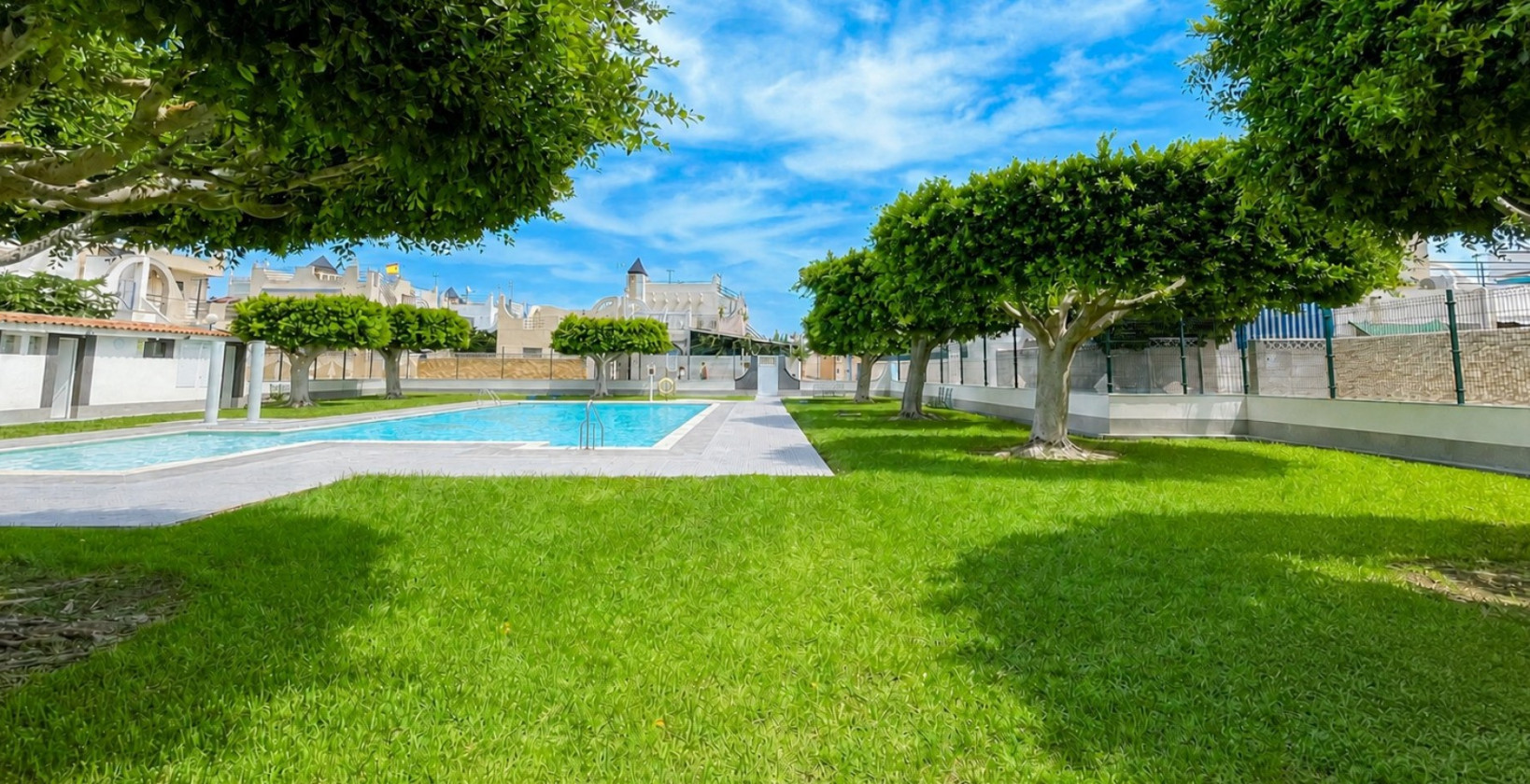 Resale - Townhouse - Torrevieja - La Siesta - El Salado -  Torreta