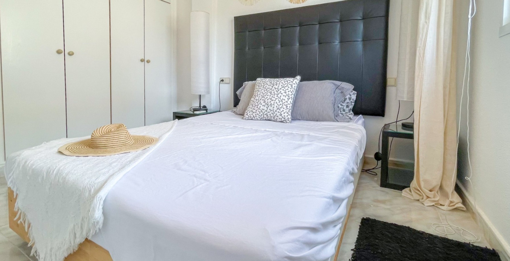 Resale - Townhouse - Torrevieja - La Siesta - El Salado -  Torreta