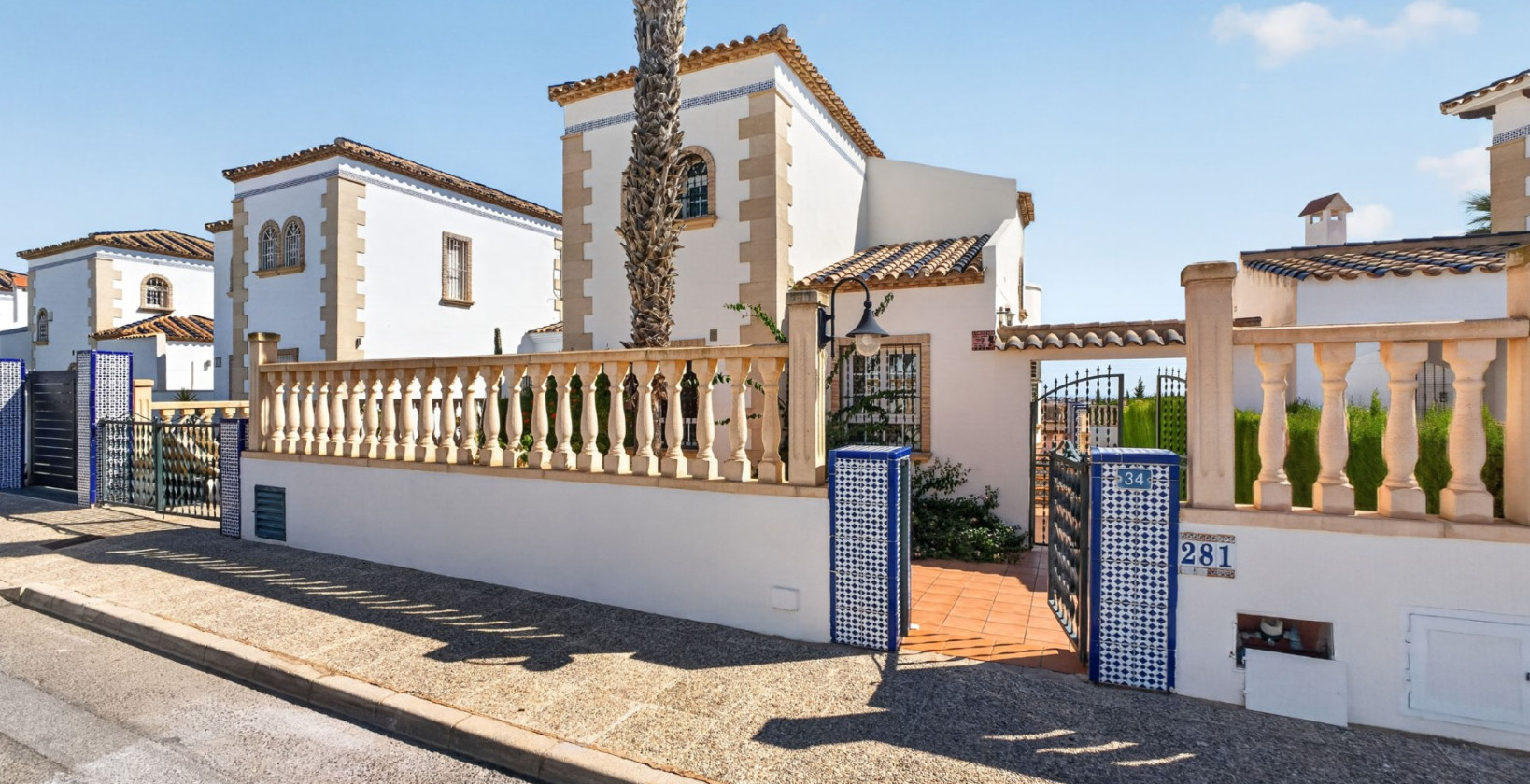 Resale - Villa - Orihuela Costa - Villamartín