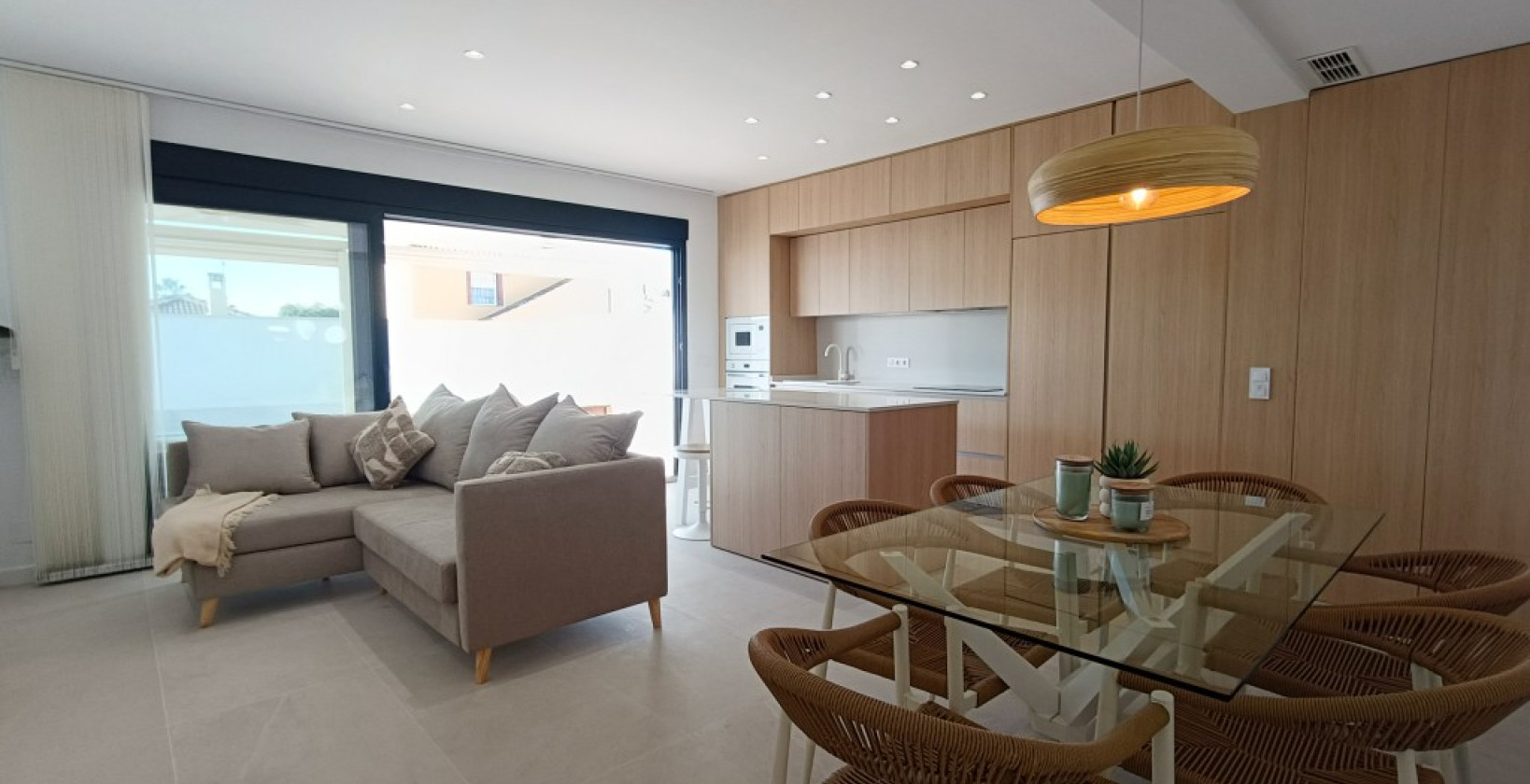 Resale - Villa - El Chaparral