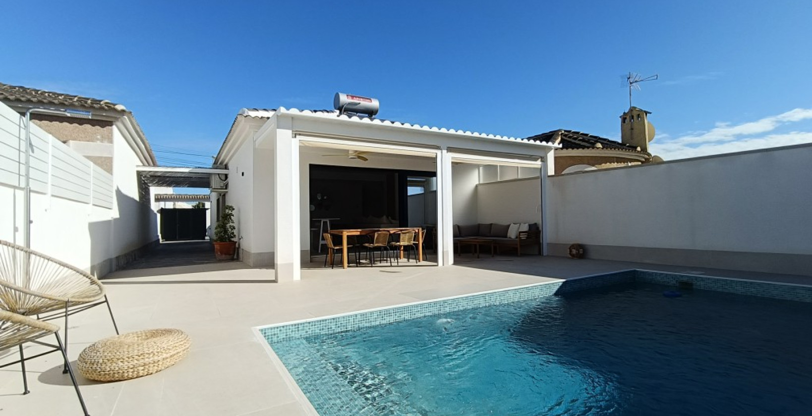 Resale - Villa - El Chaparral