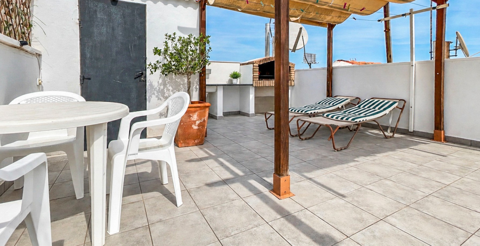 Resale - Apartment / flat - Torrevieja - La Siesta - El Salado -  Torreta
