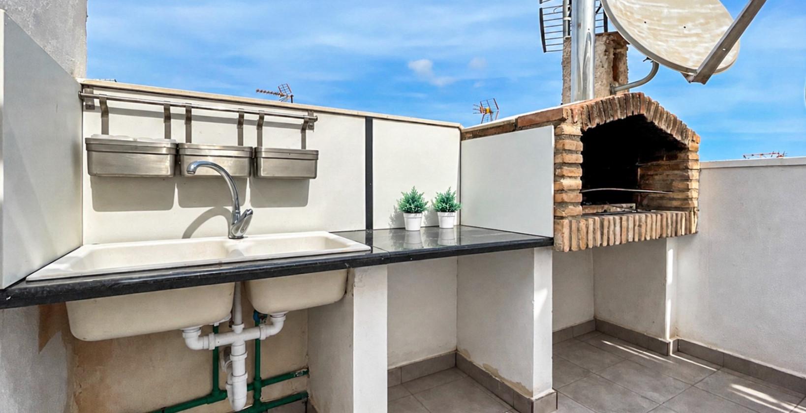 Resale - Apartment / flat - Torrevieja - La Siesta - El Salado -  Torreta
