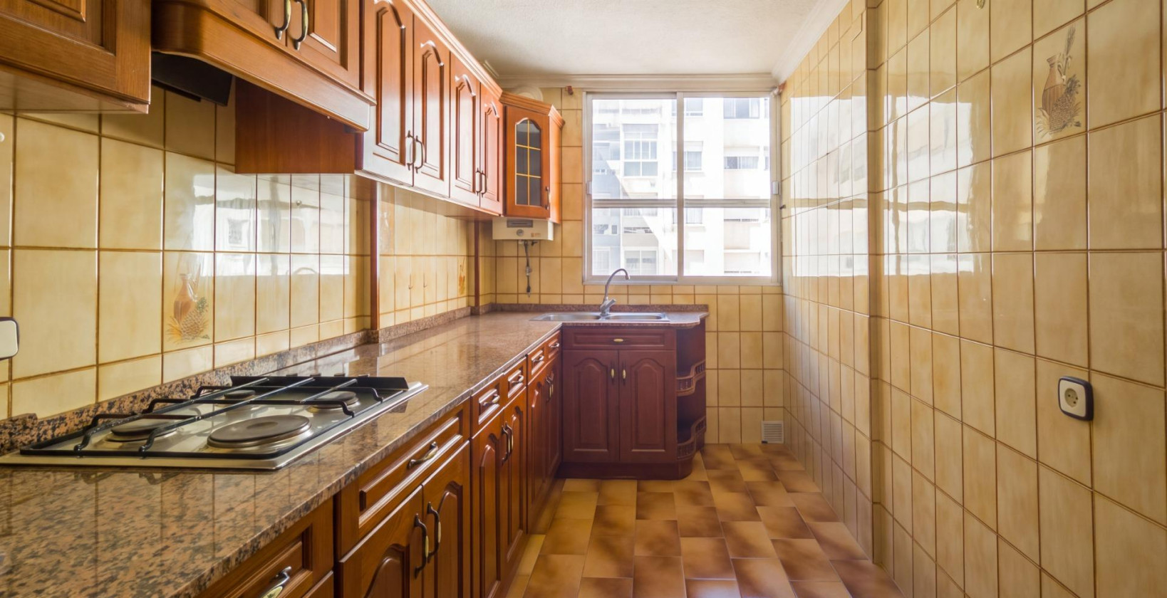 Resale - Apartment / flat - Torrevieja - La Mata pueblo