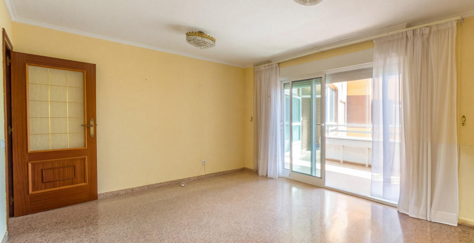 Resale - Apartment / flat - Torrevieja - La Mata pueblo