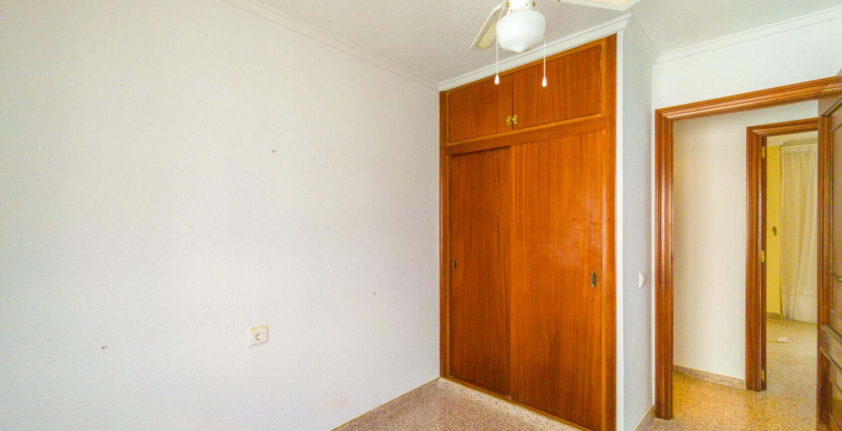 Resale - Apartment / flat - Torrevieja - La Mata pueblo