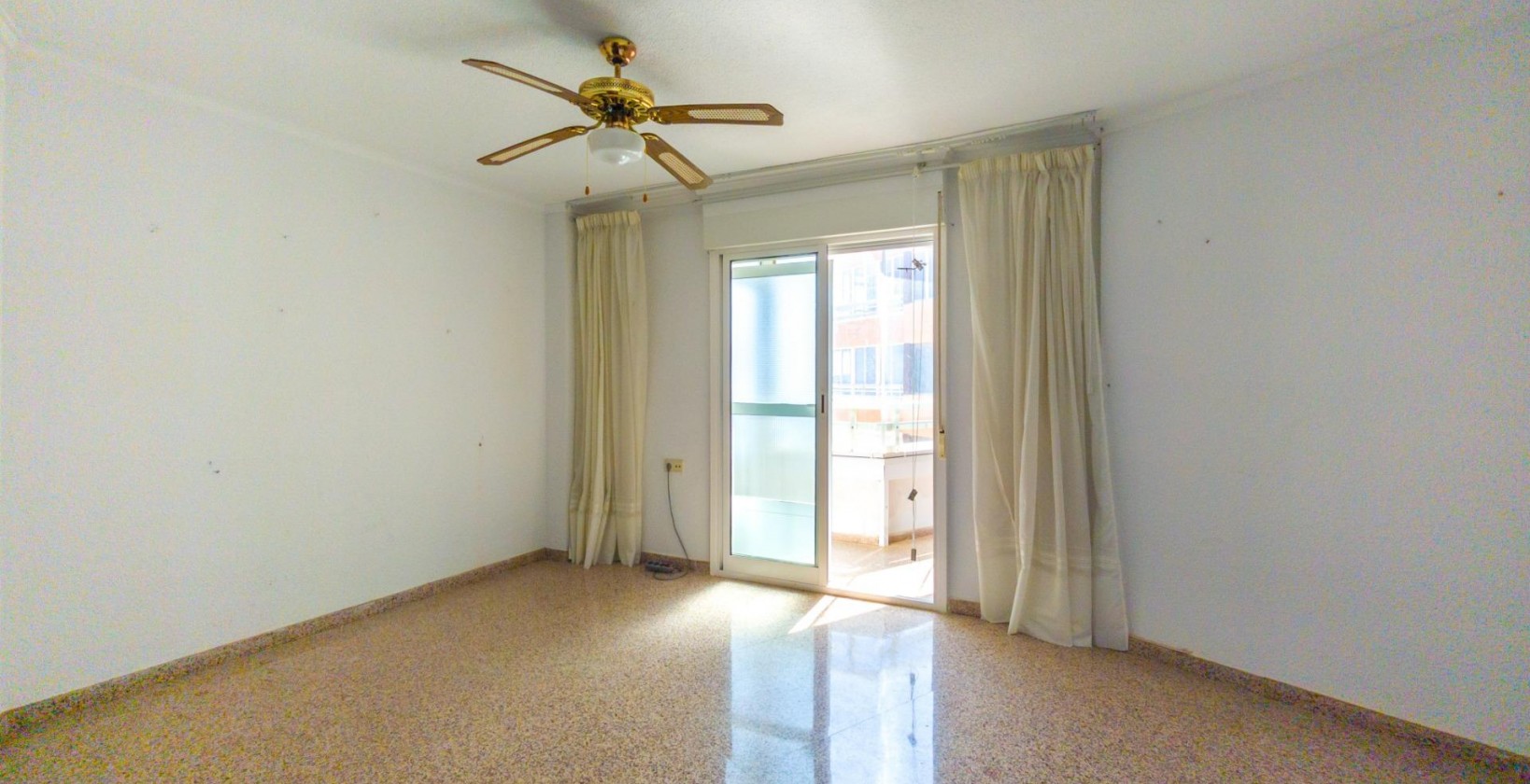 Återförsäljning - Lägenhet / lägenhet - Torrevieja - La Mata pueblo